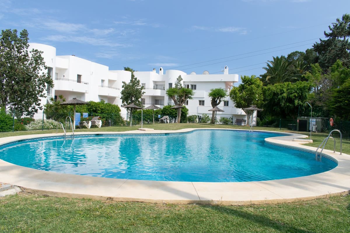 Middle Floor Apartment in Estepona — photo 1 of 10