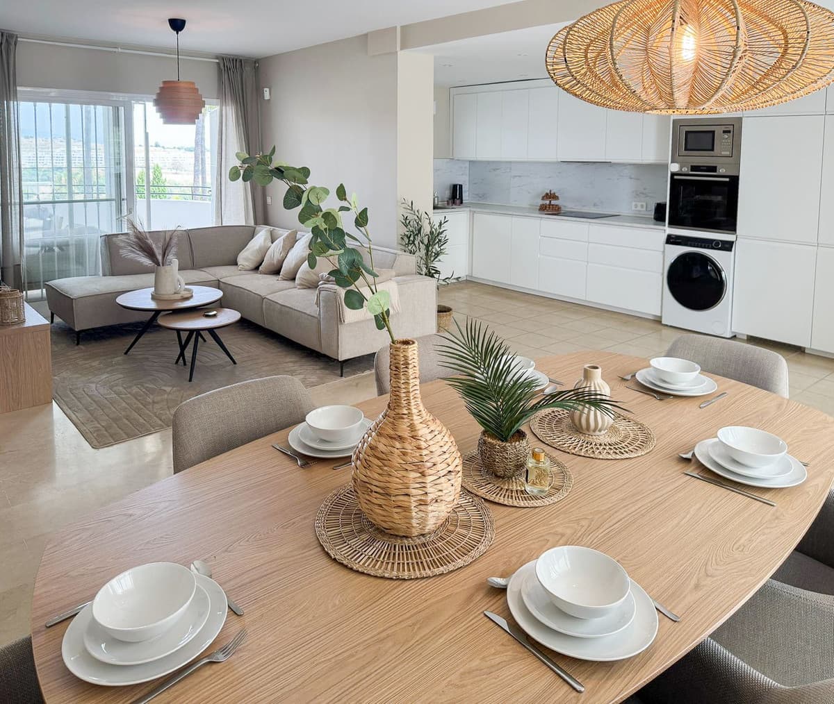 Middle Floor Apartment in Estepona — photo 2 of 10