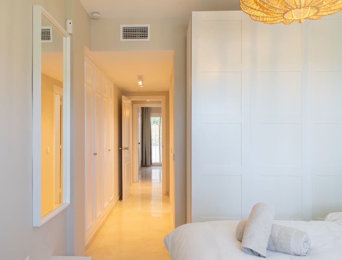 Middle Floor Apartment in Estepona — photo 10 of 10