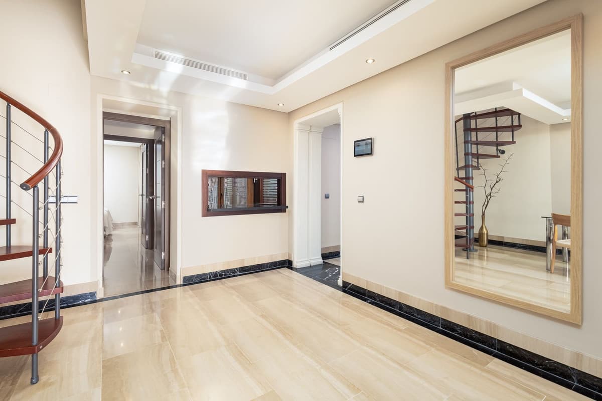 Penthouse Duplex in Estepona — photo 4 of 10