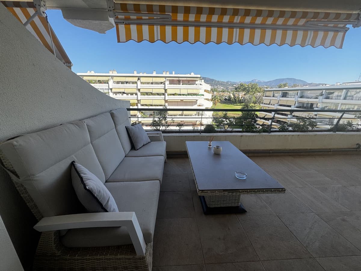 Middle Floor Apartment in Guadalmina Alta — photo 8 of 10