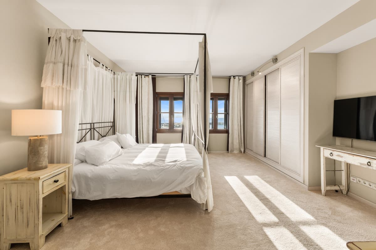 Middle Floor Apartment in Puerto Banús — photo 7 of 10