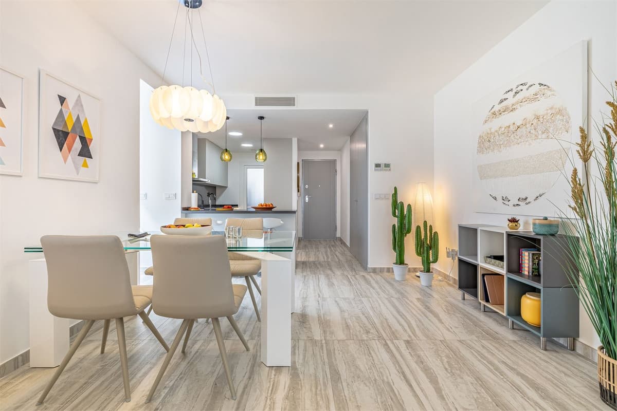 Penthouse Duplex in Bel Air — photo 3 of 10