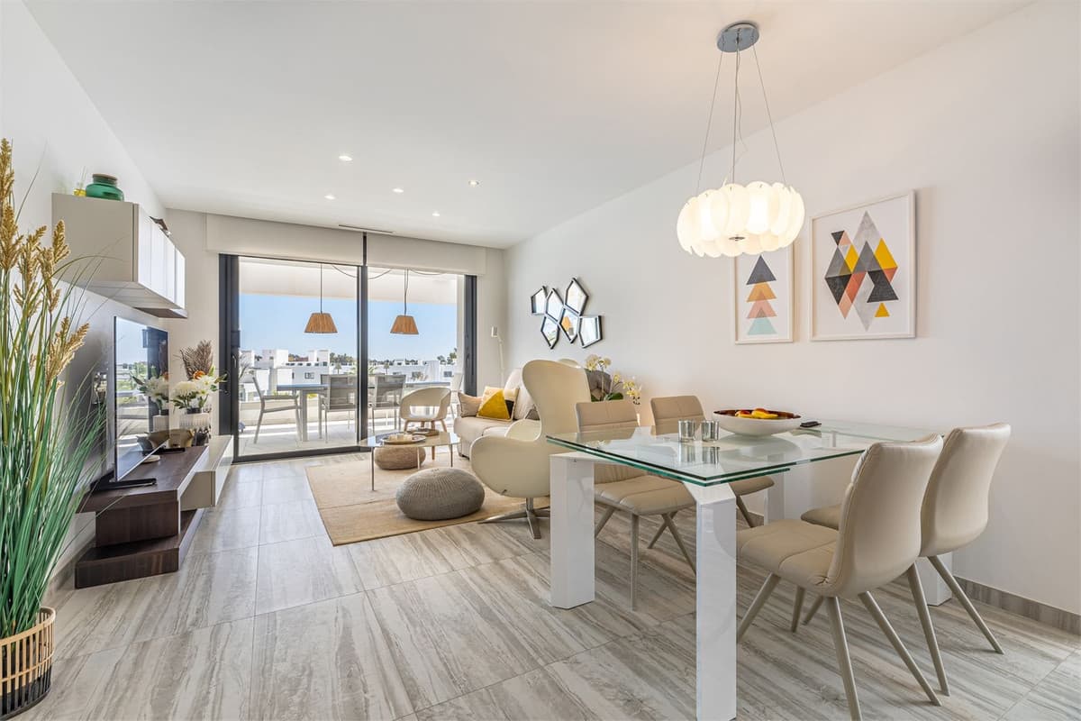 Penthouse Duplex in Bel Air — photo 7 of 10