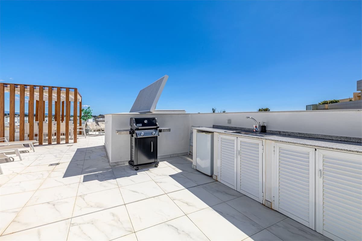 Penthouse Duplex in Bel Air — photo 9 of 10