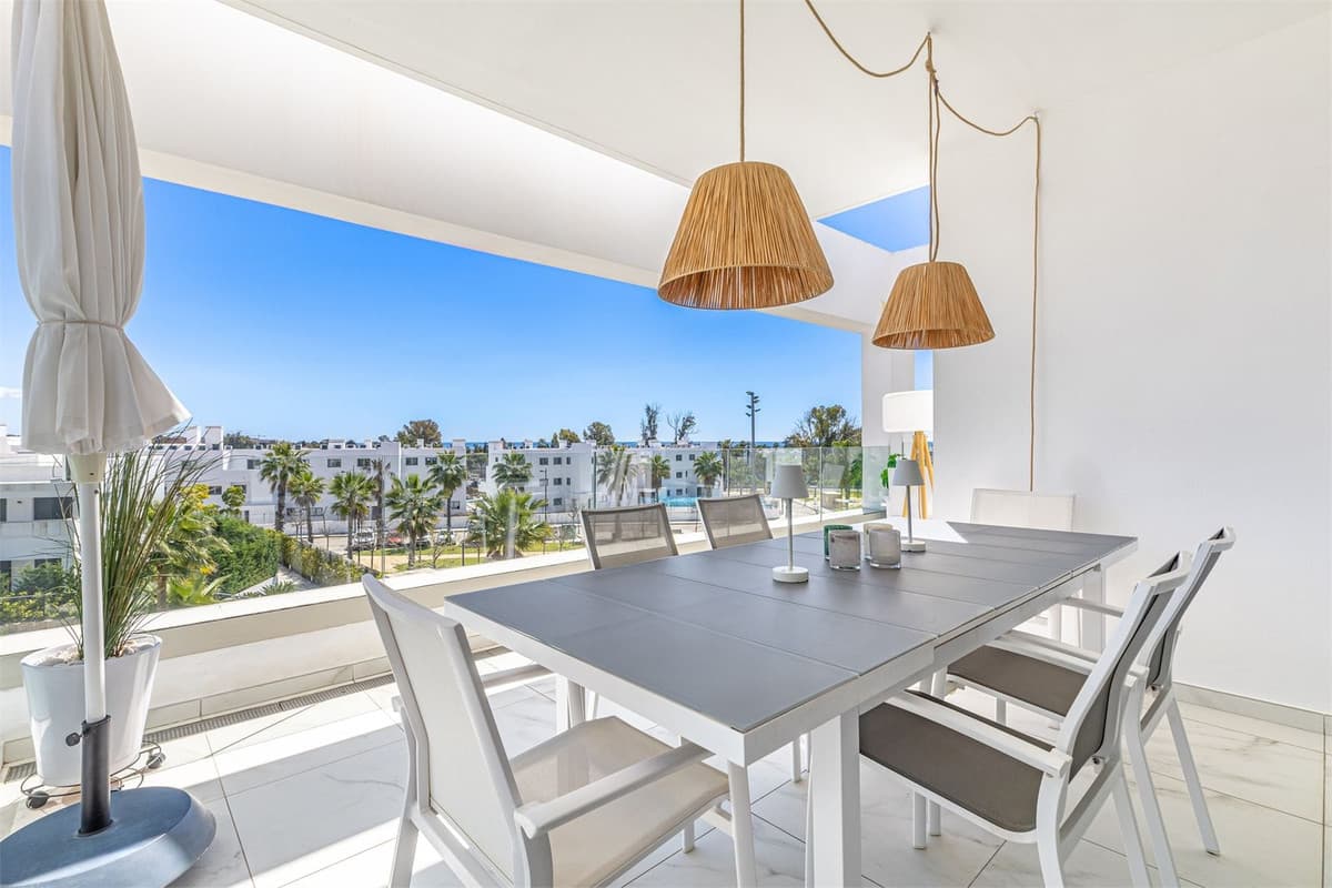Penthouse Duplex in Bel Air — photo 10 of 10