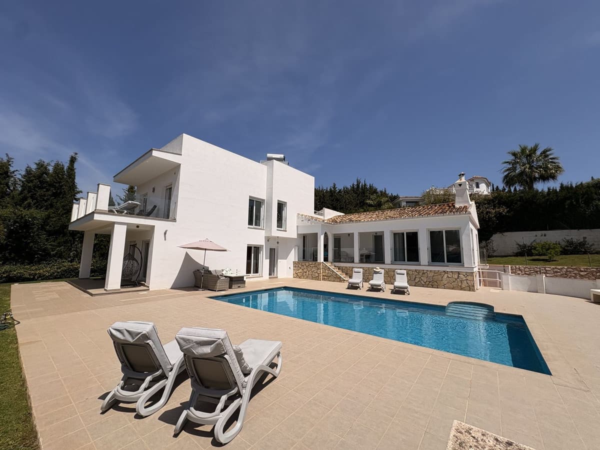 Detached Villa in Mijas Costa — photo 1 of 10