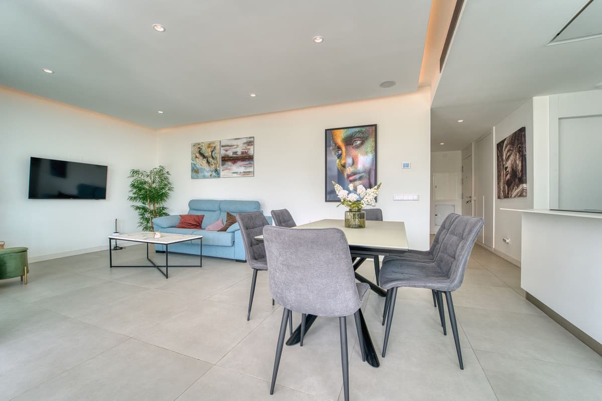 Middle Floor Apartment in Higueron — photo 8 of 10