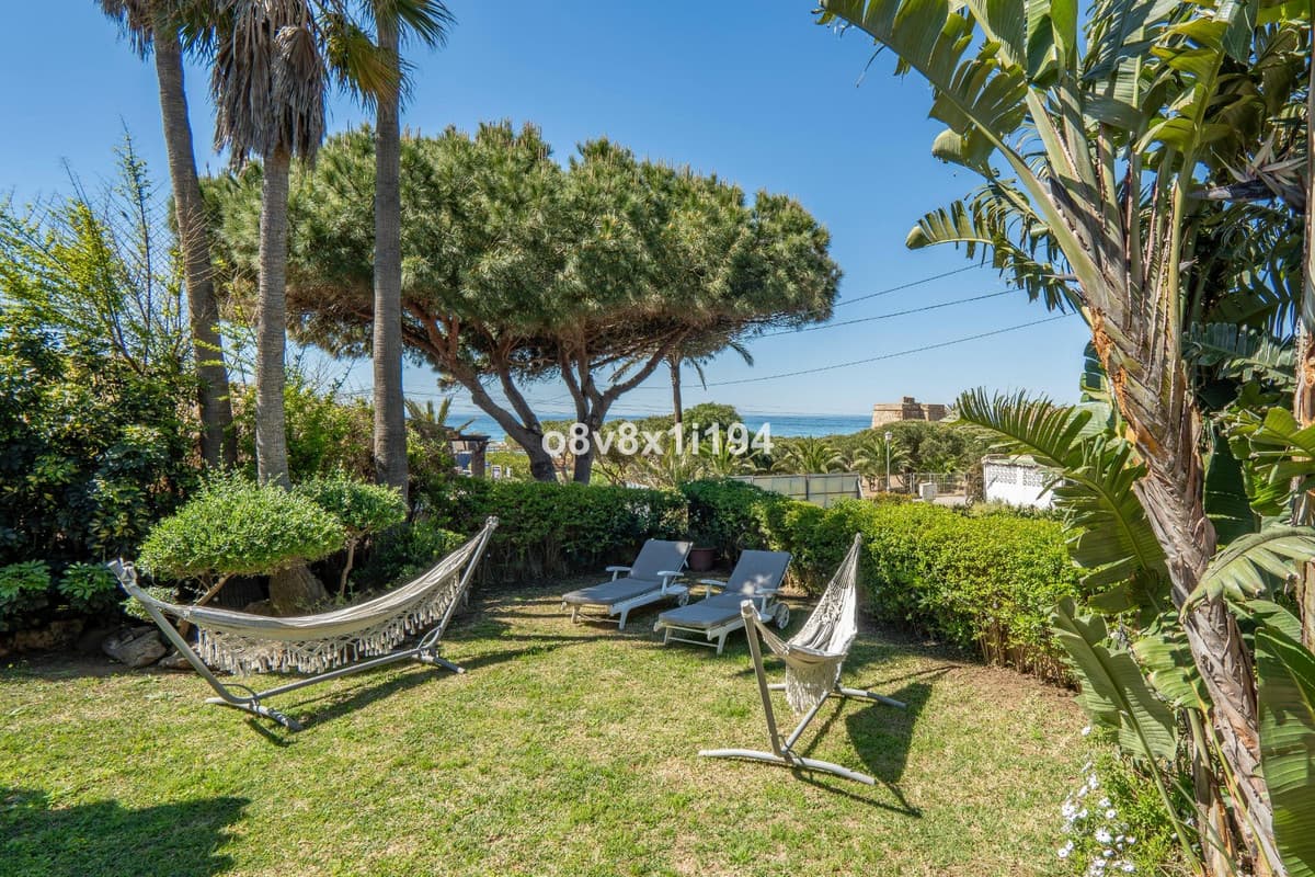 Detached Villa in Marbella — photo 2 of 10