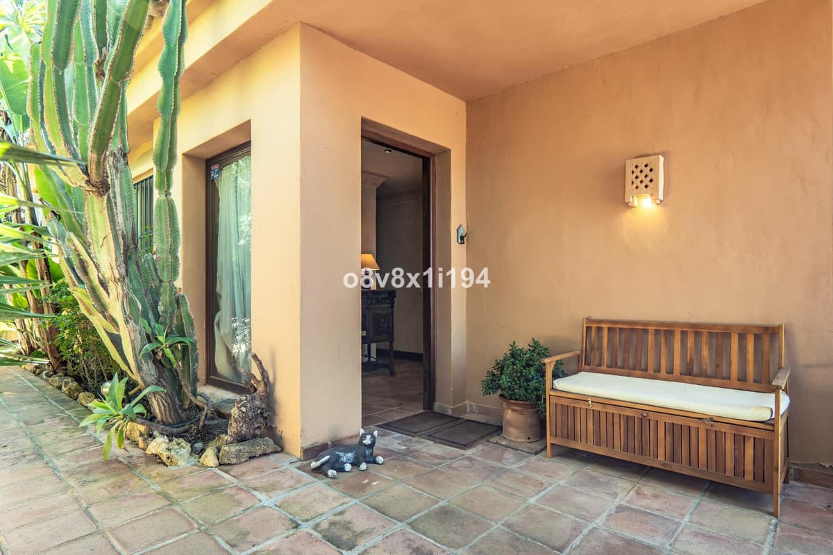 Detached Villa in Marbella — photo 8 of 10