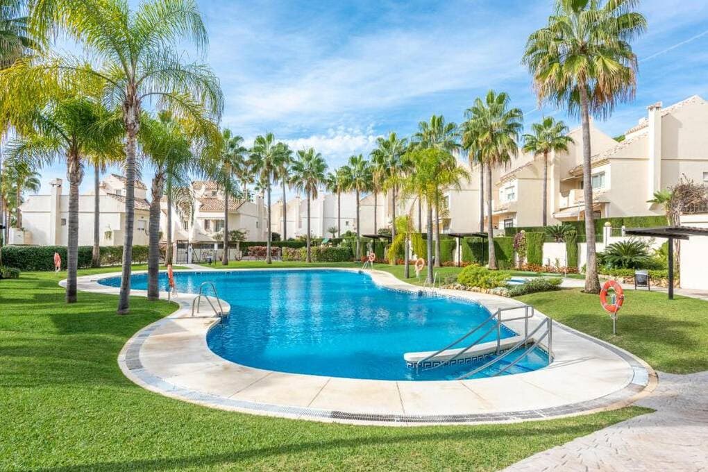 Townhouse in Marbella — photo 2 of 10