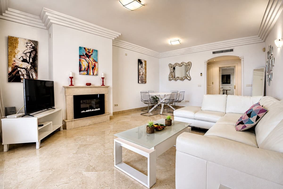 Middle Floor Apartment in Casares — photo 7 of 10