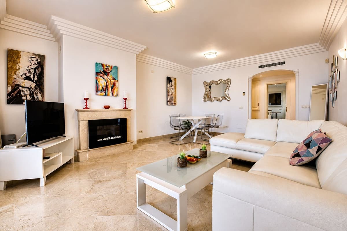 Middle Floor Apartment in Casares — photo 8 of 10