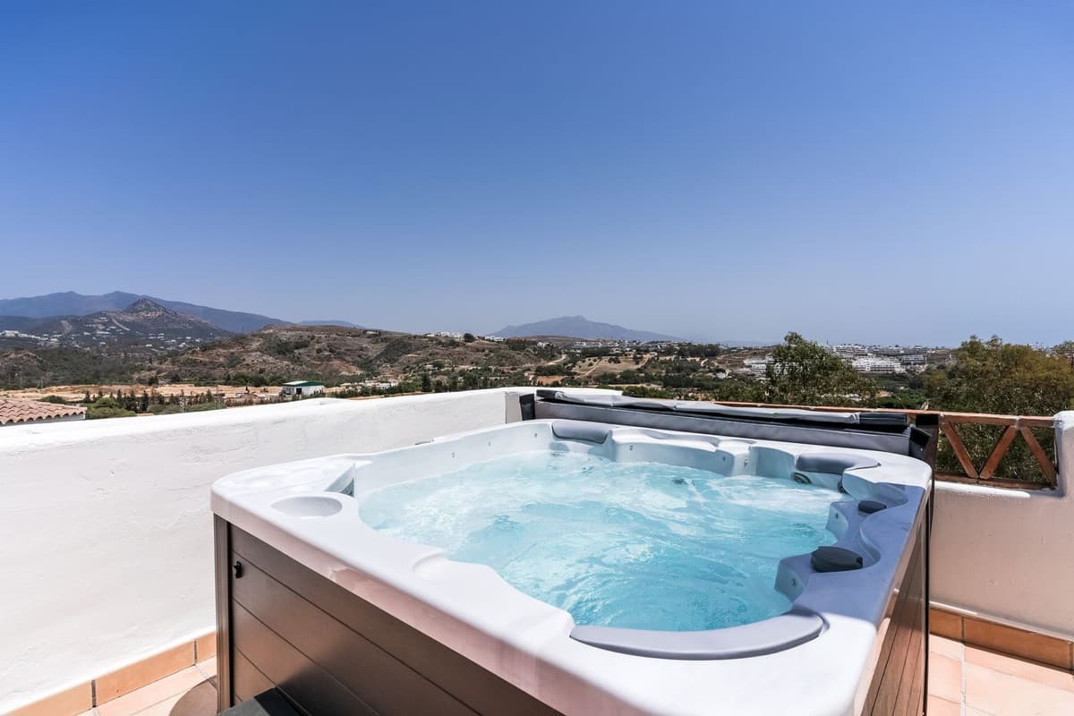 Penthouse in Estepona — photo 1 of 10