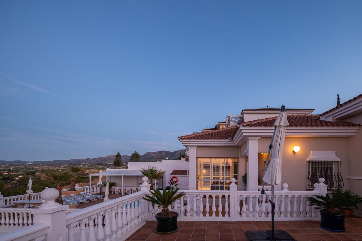Detached Villa in Alhaurín el Grande — photo 9 of 10