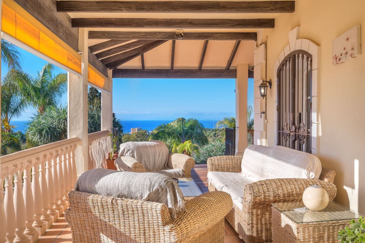 Detached Villa in Altos de los Monteros — photo 4 of 10