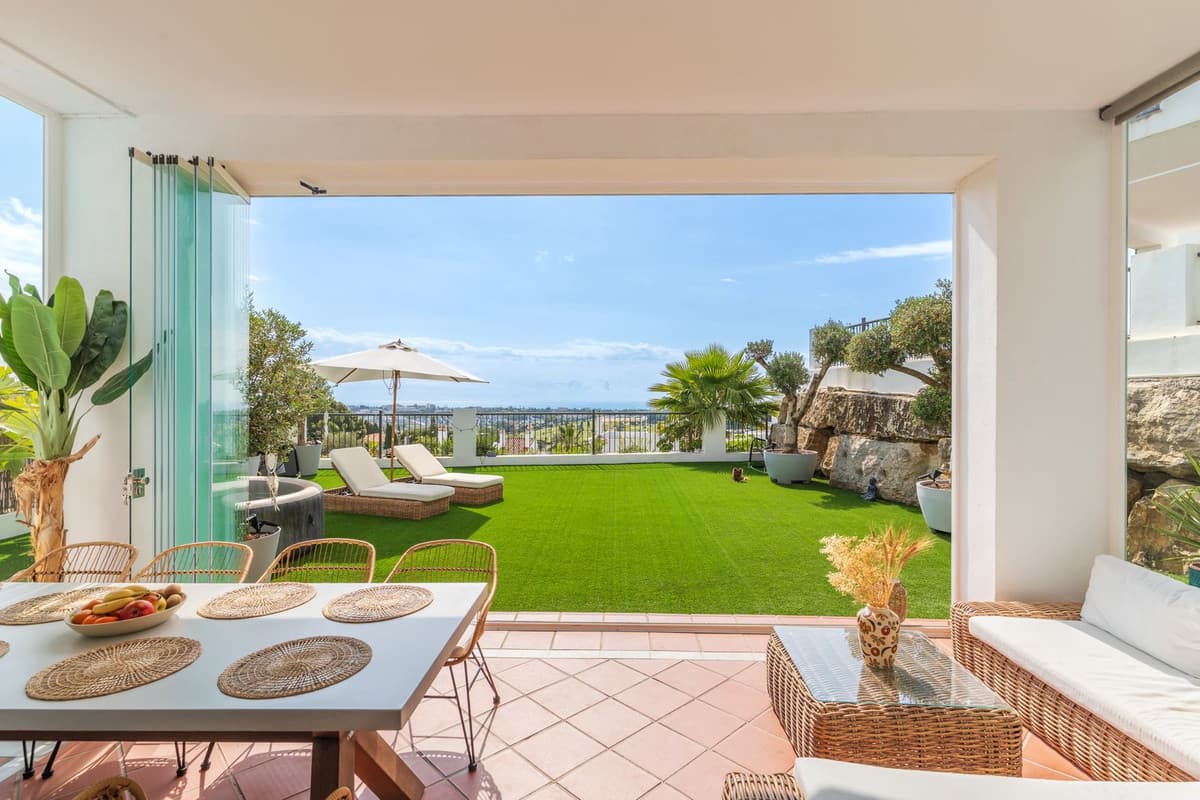 Ground Floor Apartment in Benahavís — photo 1 of 10