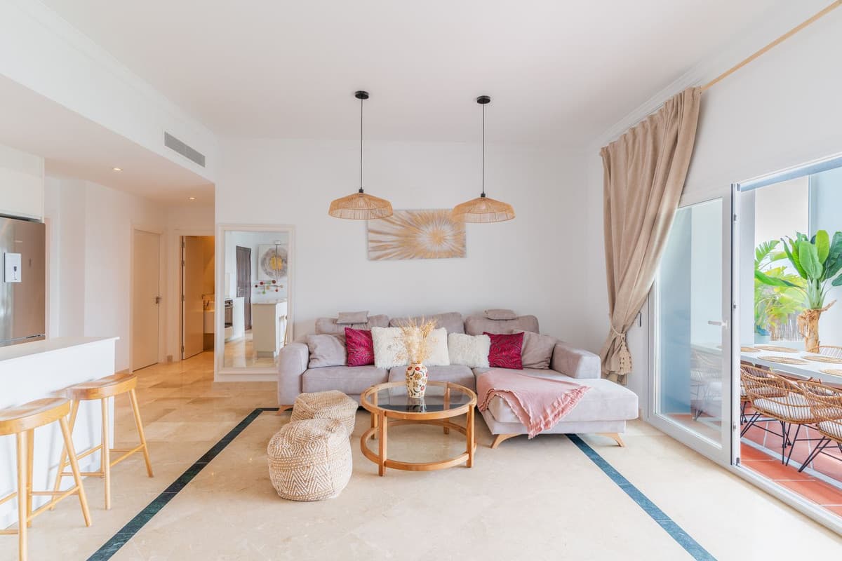 Ground Floor Apartment in Benahavís — photo 2 of 10