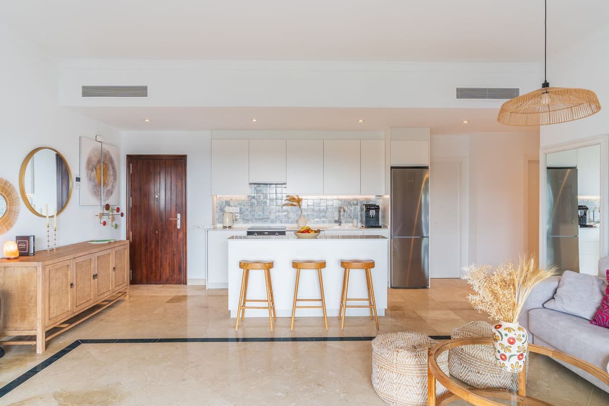 Ground Floor Apartment in Benahavís — photo 4 of 10