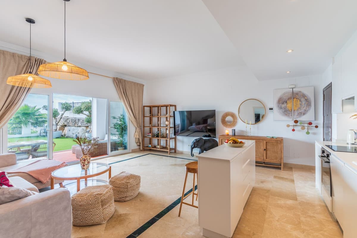 Ground Floor Apartment in Benahavís — photo 7 of 10