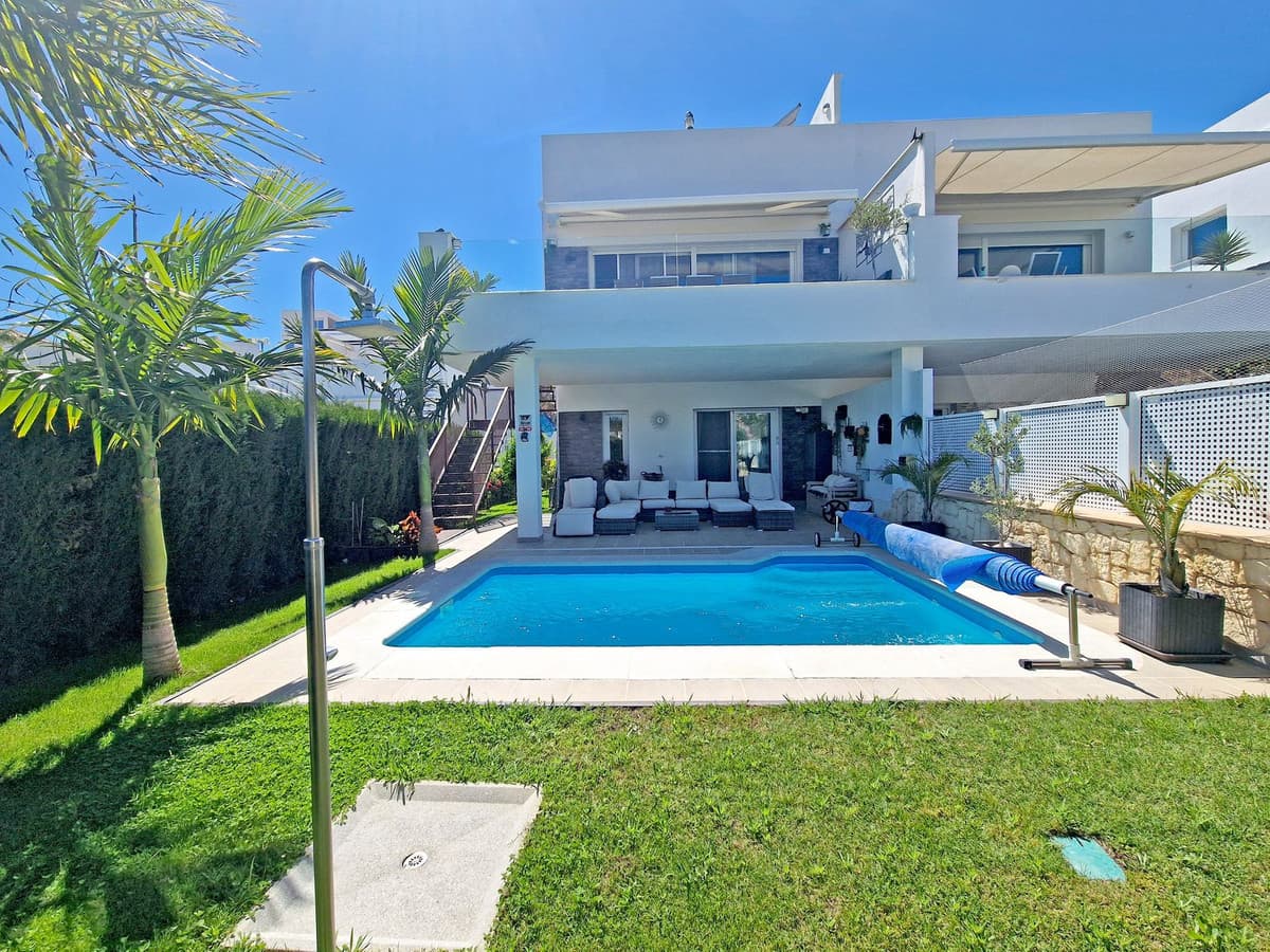 Semi-Detached House in Riviera del Sol — photo 1 of 10