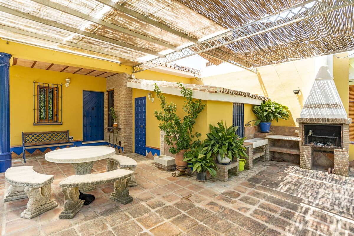 Cortijo in Coín — photo 1 of 10