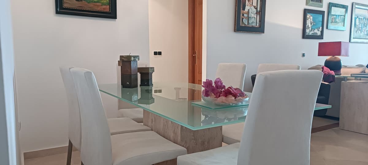 Middle Floor Apartment in Elviria — photo 7 of 10