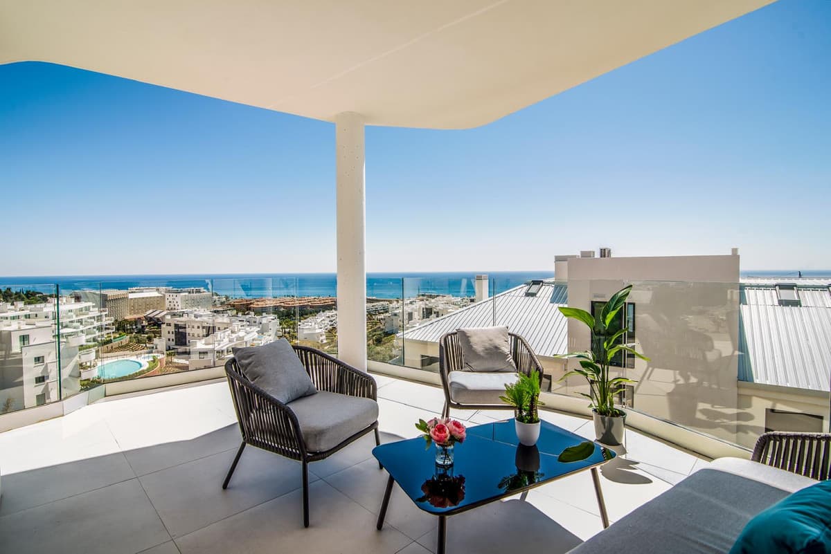 Middle Floor Apartment in Fuengirola — photo 3 of 10