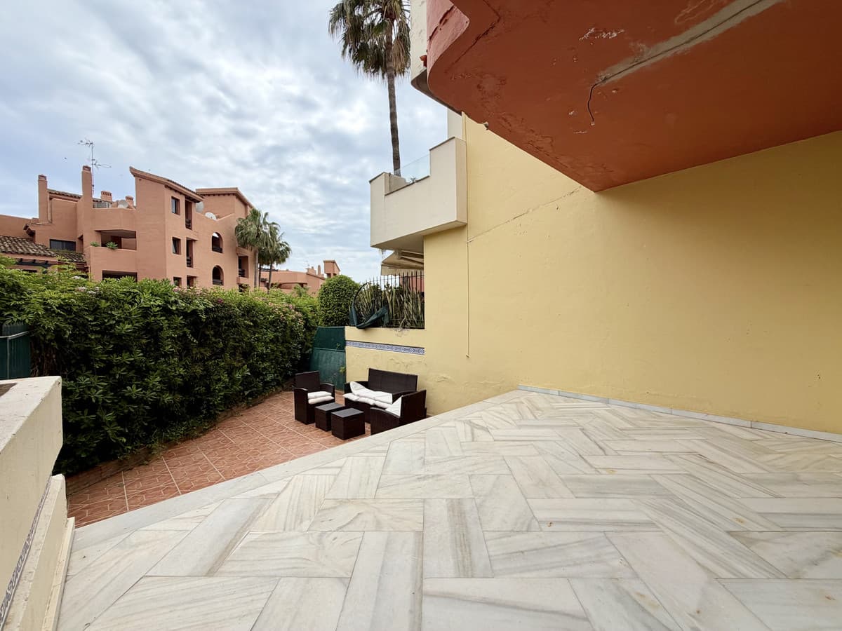 Townhouse in Estepona — photo 8 of 10
