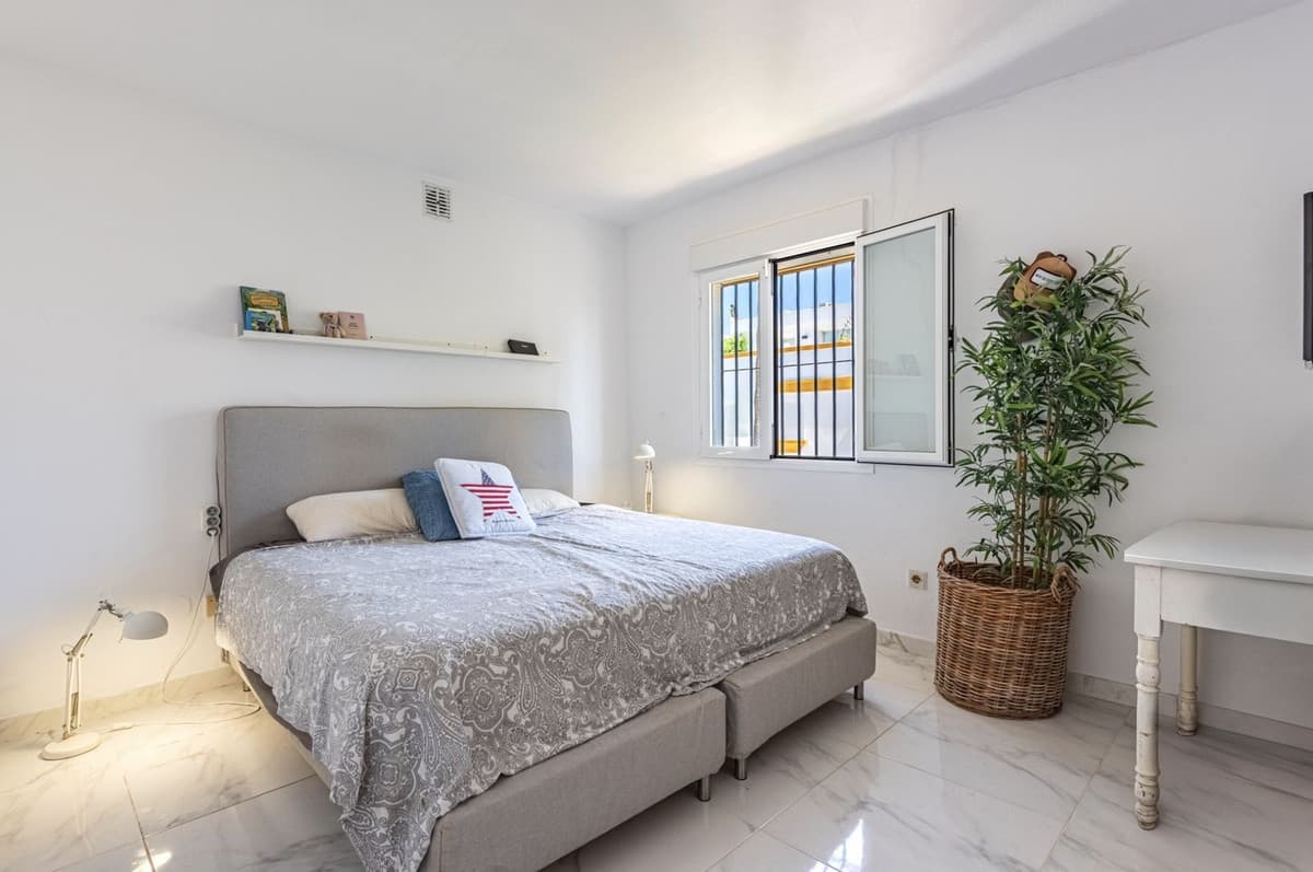 Townhouse in The Golden Mile — photo 6 of 10