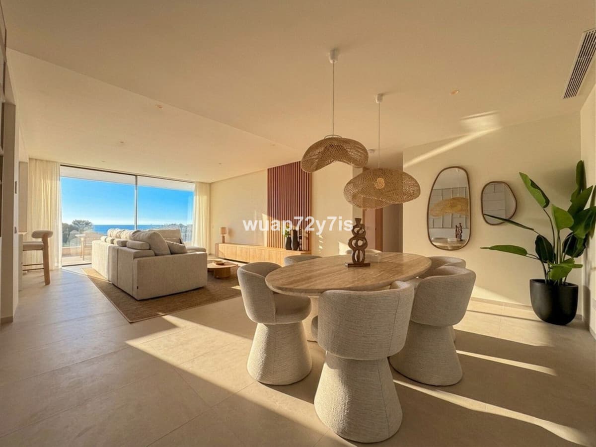 Middle Floor Apartment in La Quinta — photo 6 of 10