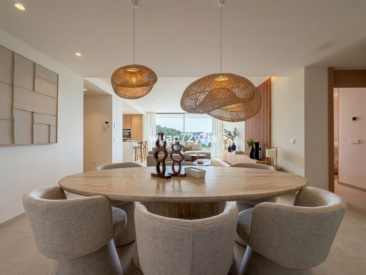 Middle Floor Apartment in La Quinta — photo 7 of 10