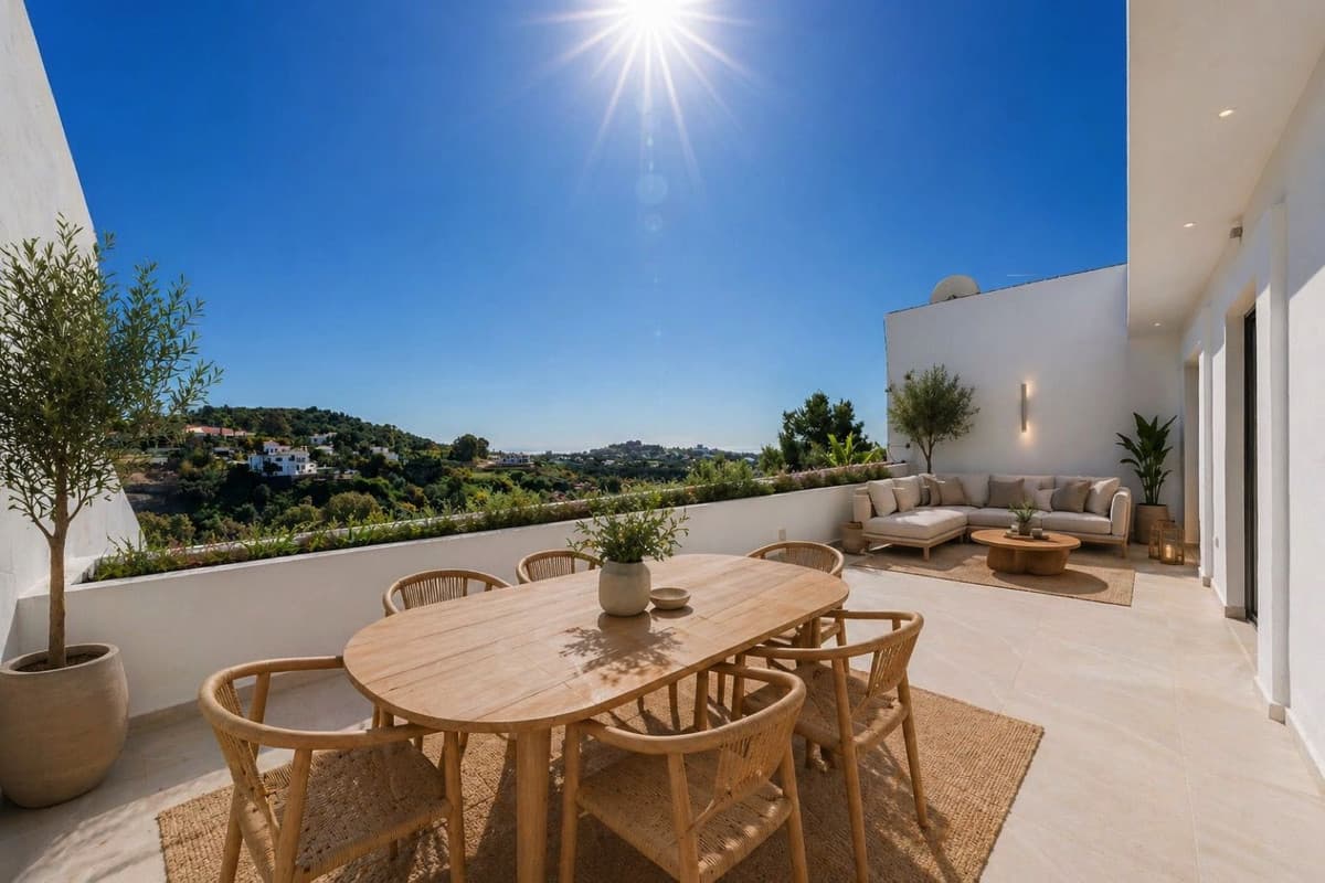 Middle Floor Apartment in La Quinta — photo 1 of 10