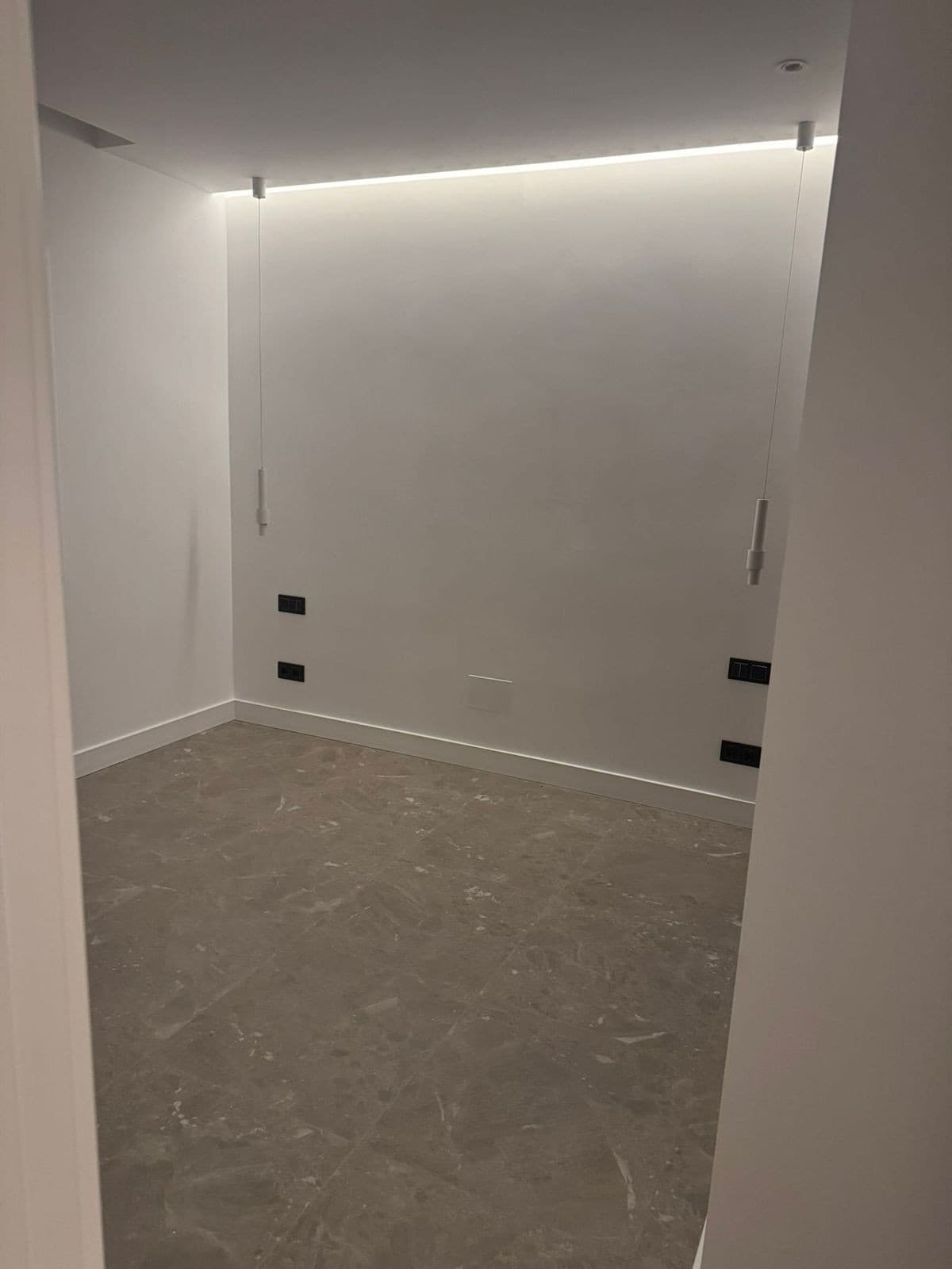 Middle Floor Apartment in La Quinta — photo 5 of 10