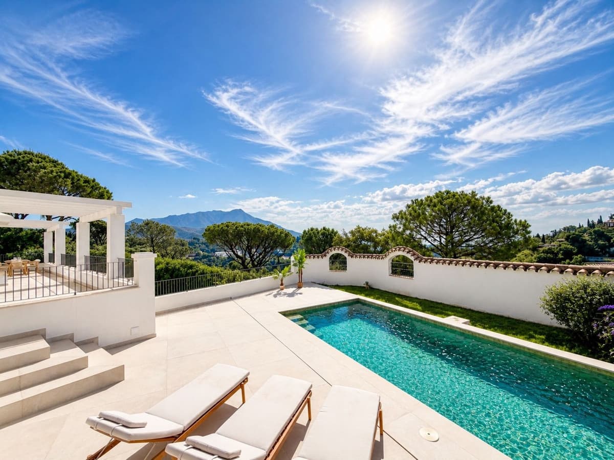 Detached Villa in El Madroñal — photo 1 of 10