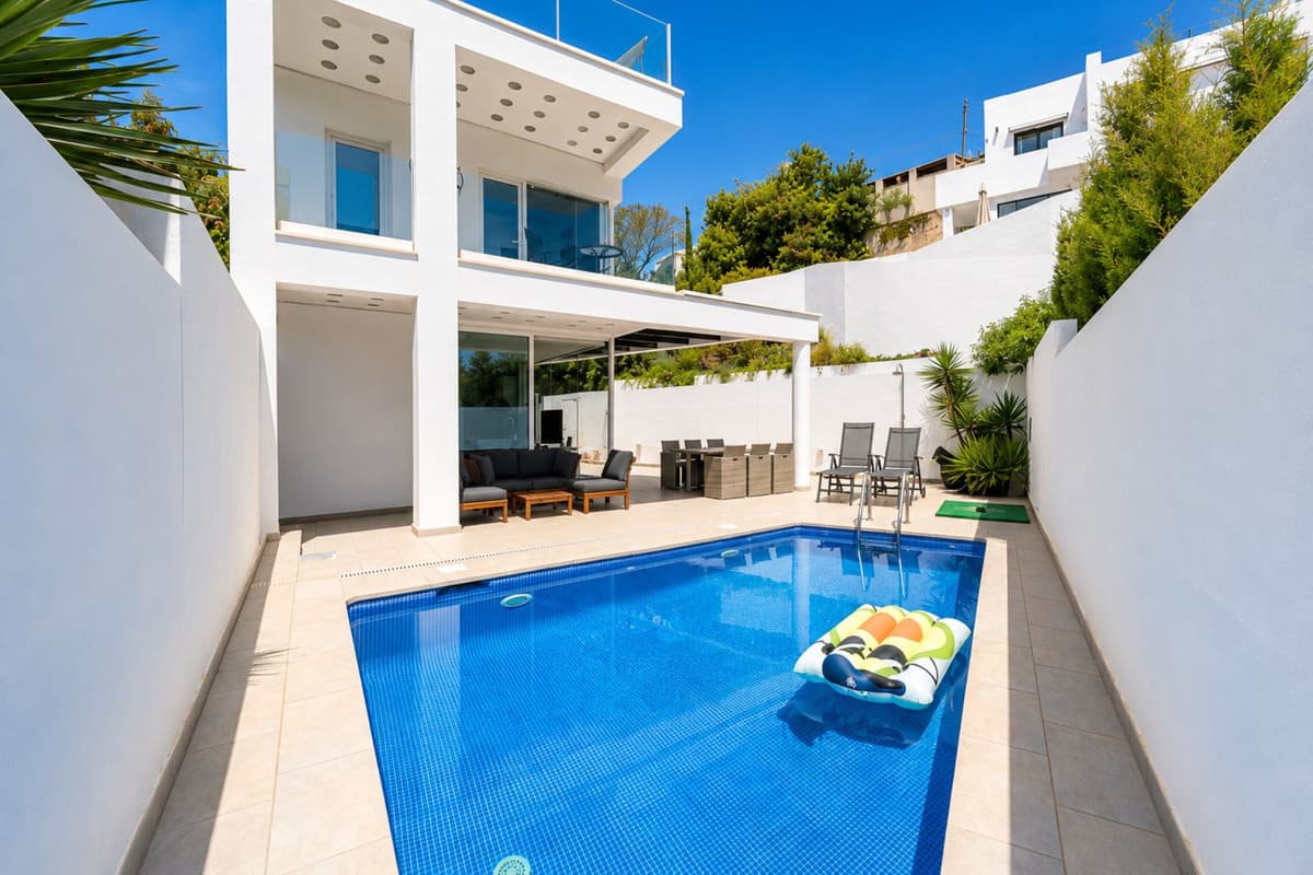 Detached Villa in Torreblanca — photo 1 of 10