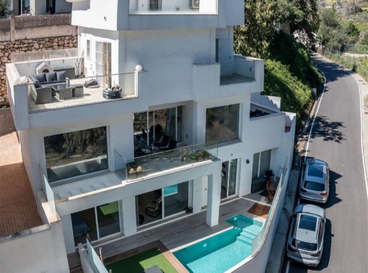 Detached Villa in Benalmadena — photo 1 of 10