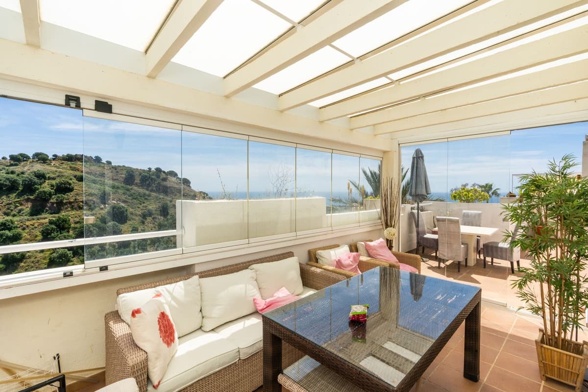Penthouse in Calahonda — photo 1 of 10