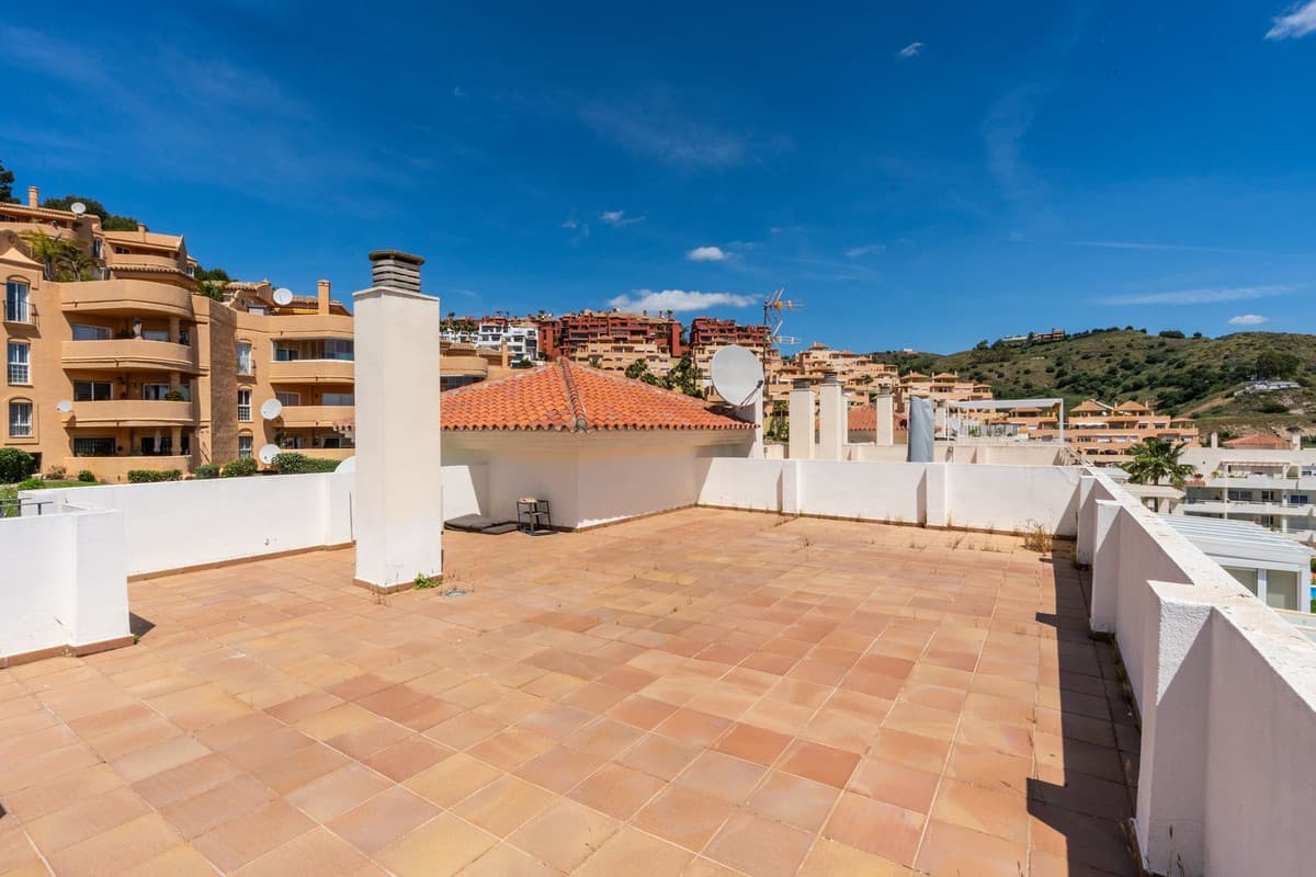 Penthouse in Calahonda — photo 9 of 10