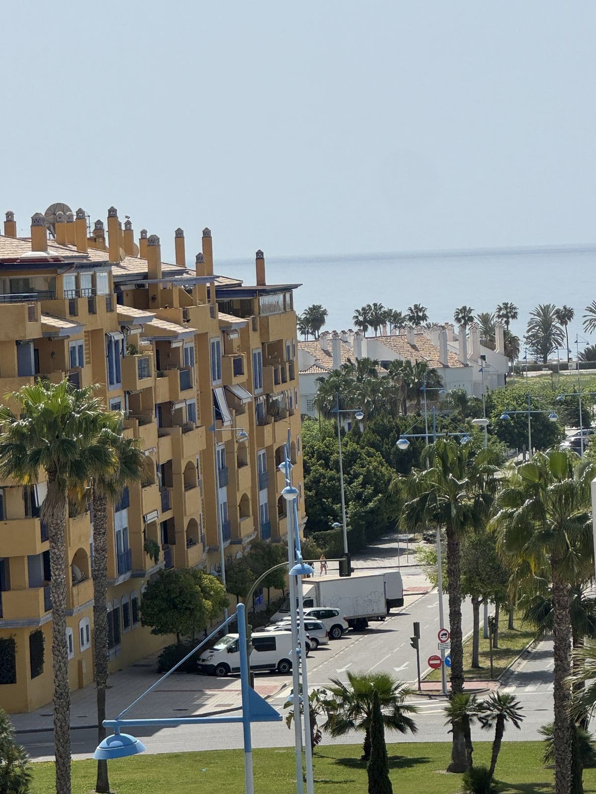 Top Floor Apartment in San Pedro de Alcántara — photo 1 of 10