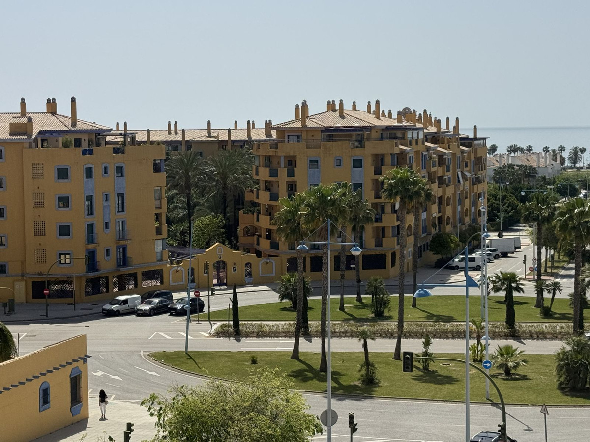 Top Floor Apartment in San Pedro de Alcántara — photo 2 of 10