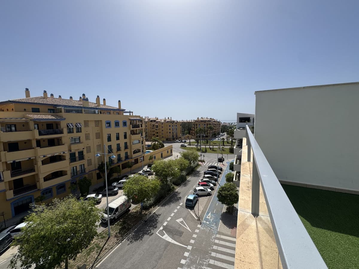 Top Floor Apartment in San Pedro de Alcántara — photo 3 of 10