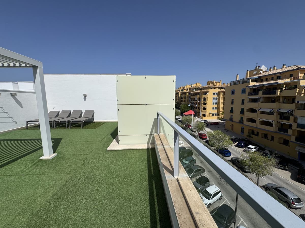 Top Floor Apartment in San Pedro de Alcántara — photo 7 of 10