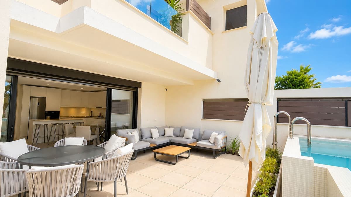 Townhouse in La Cala de Mijas — photo 1 of 10