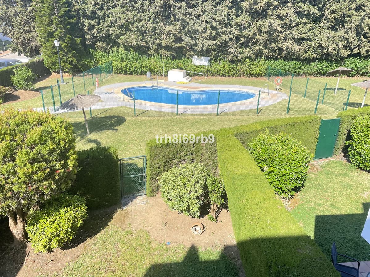 Penthouse in Estepona — photo 1 of 10