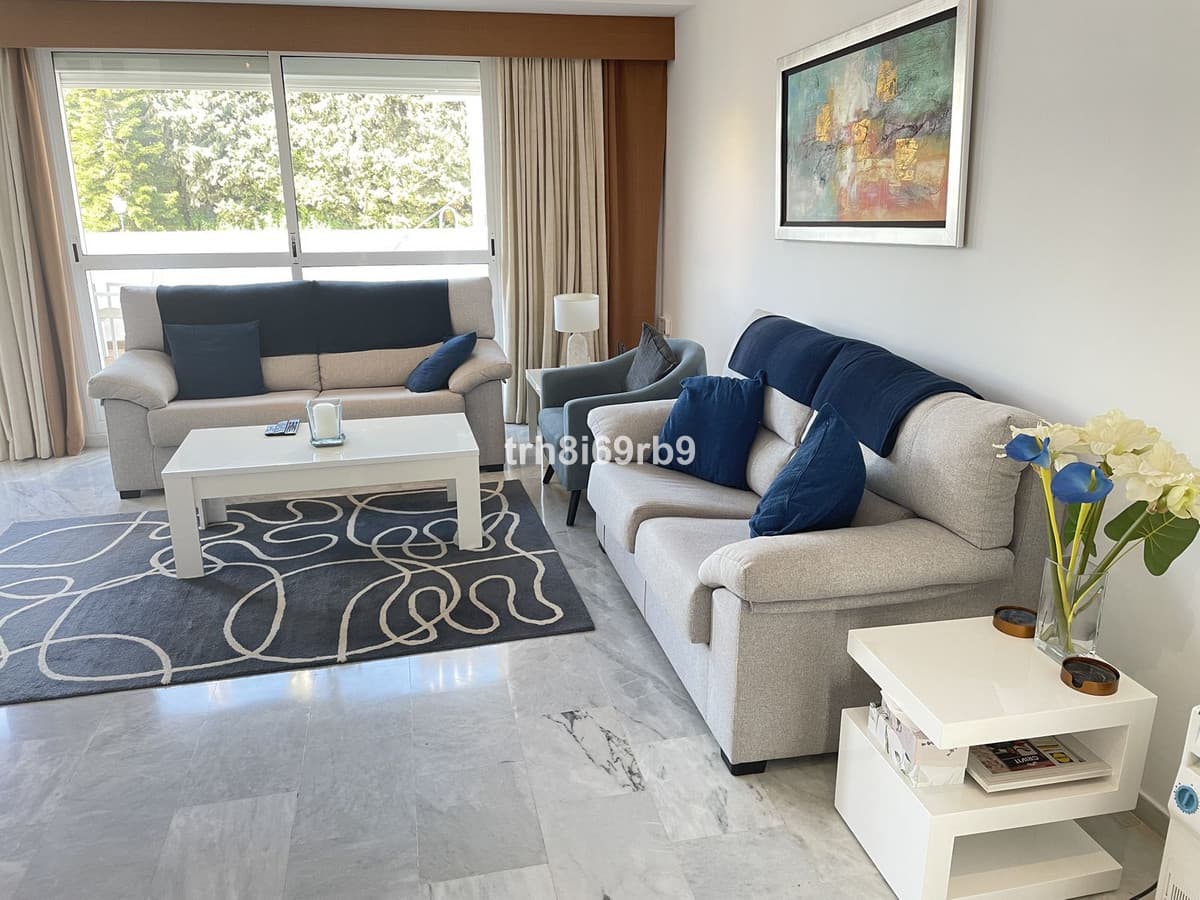 Penthouse in Estepona — photo 3 of 10