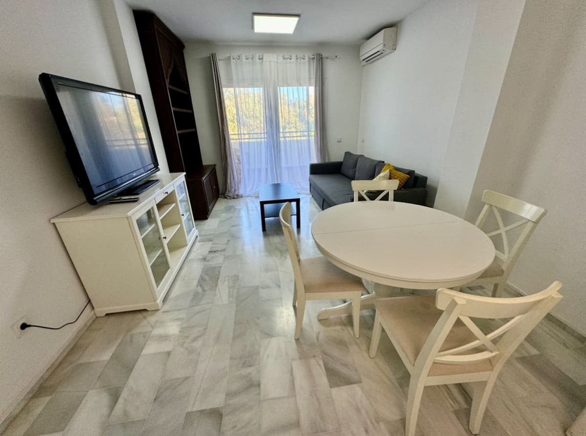 Middle Floor Apartment in Guadalmina Baja — photo 4 of 10