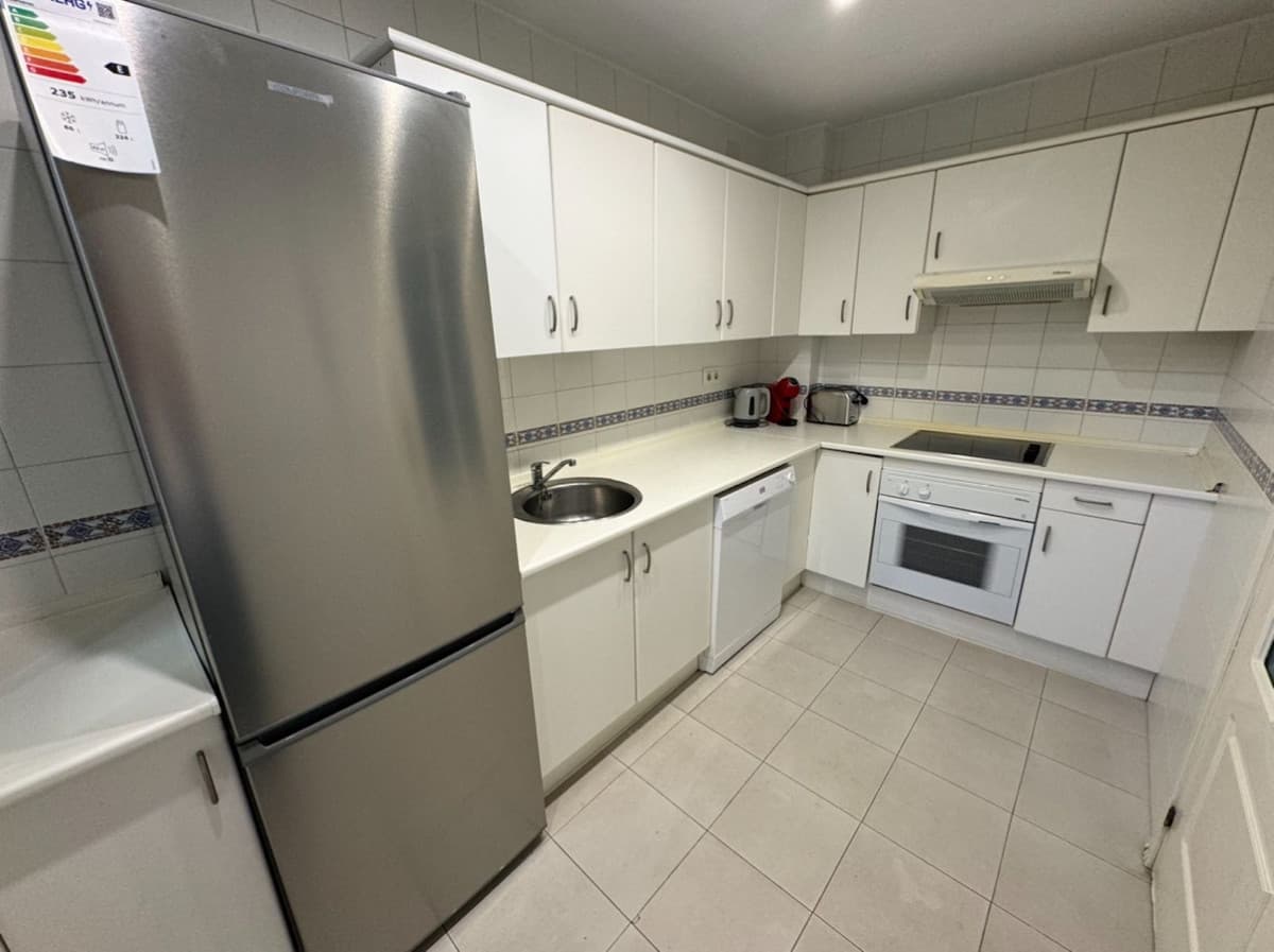 Middle Floor Apartment in Guadalmina Baja — photo 8 of 10
