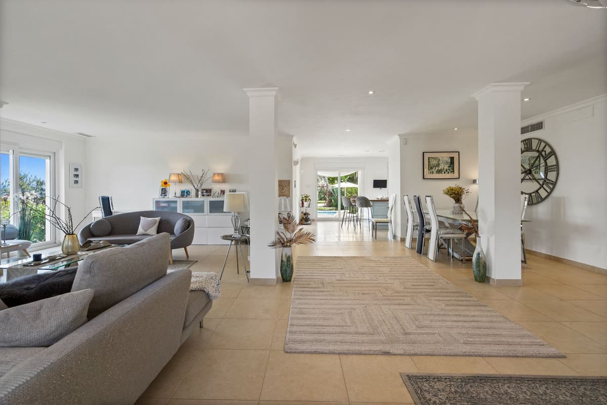Detached Villa in Alhaurín el Grande — photo 8 of 10