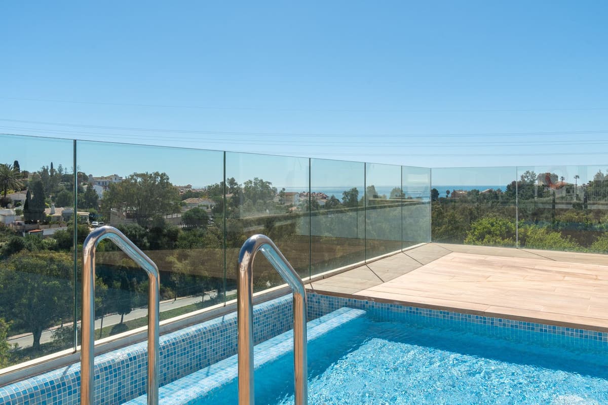 Middle Floor Apartment in Fuengirola — photo 1 of 10